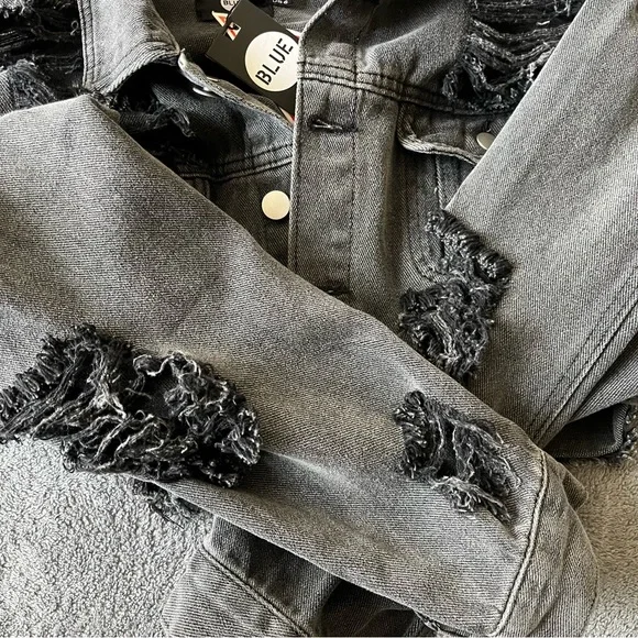 BNWT CROPPED BLACK WASHED DENIM JACKET🖤 - Picture 5 of 5